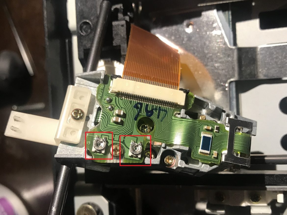 Playstation 2 (fat) Laser cleaning and / or replacement Dreamcast.nu