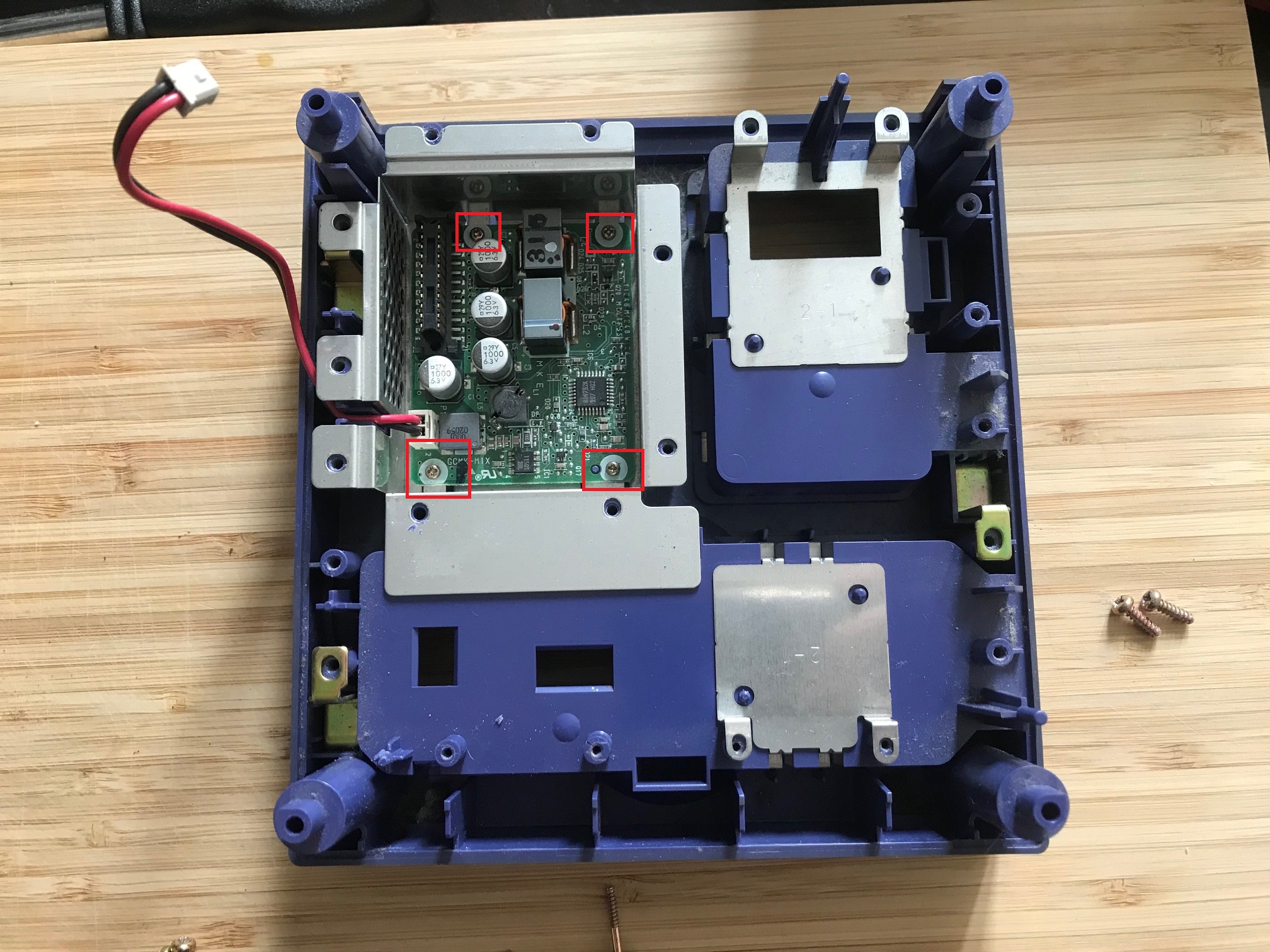 Nintendo Gamecube: disassembly and cleaning - Dreamcast.nu