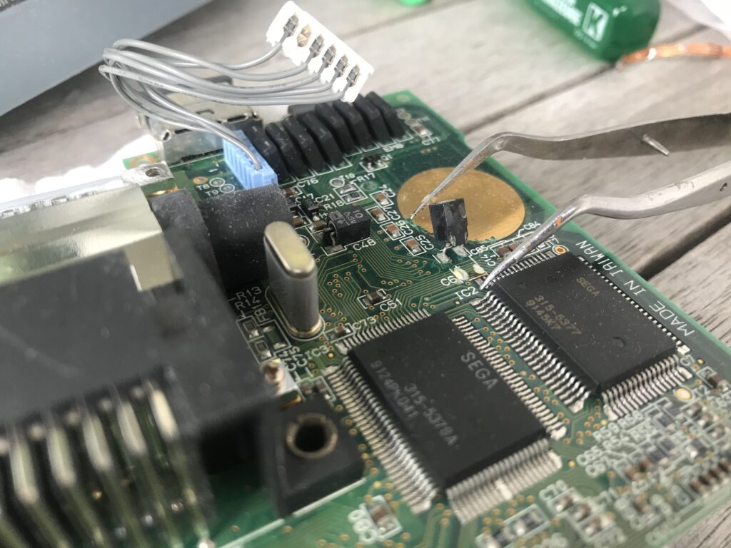 Game Gear capacitor removal 1