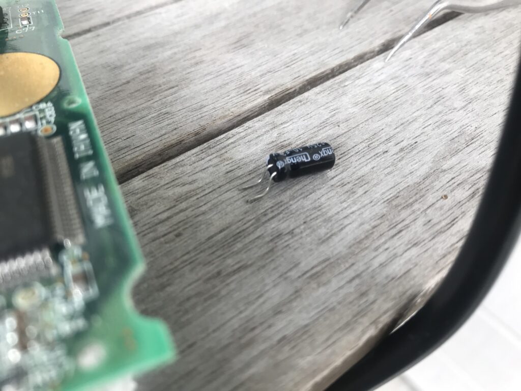 Game Gear capacitor replacement 1