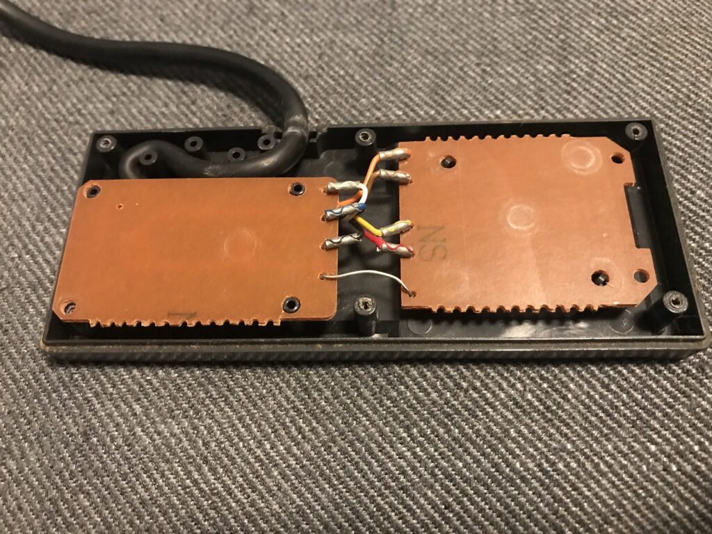 SEGA Master System Controller inside