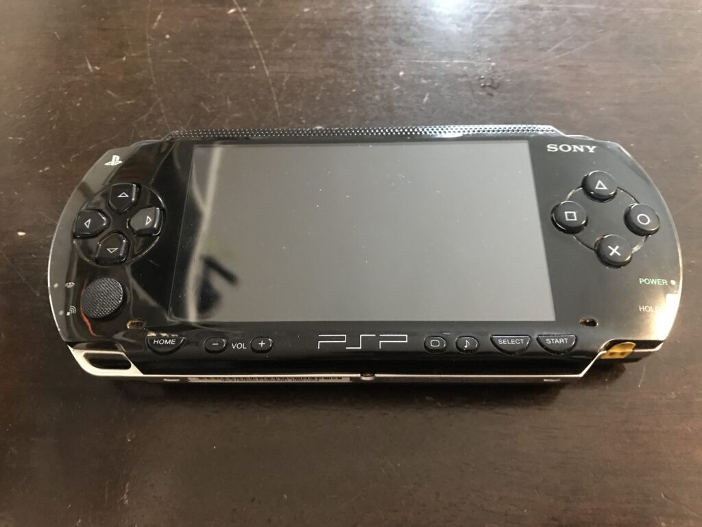 Playstation Portable (PSP): Remove faceplate - Dreamcast.nu