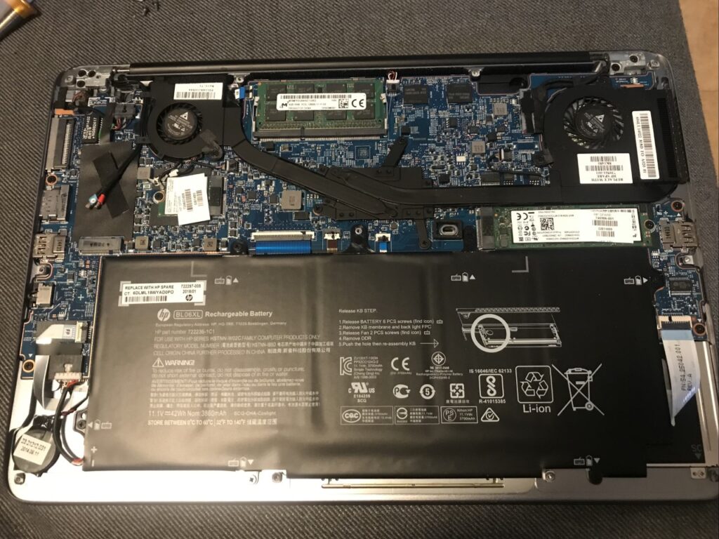 HP 1040 G1 disassembled