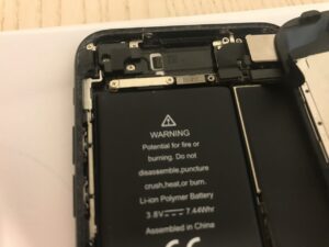 iPhone 7 disassembly 3