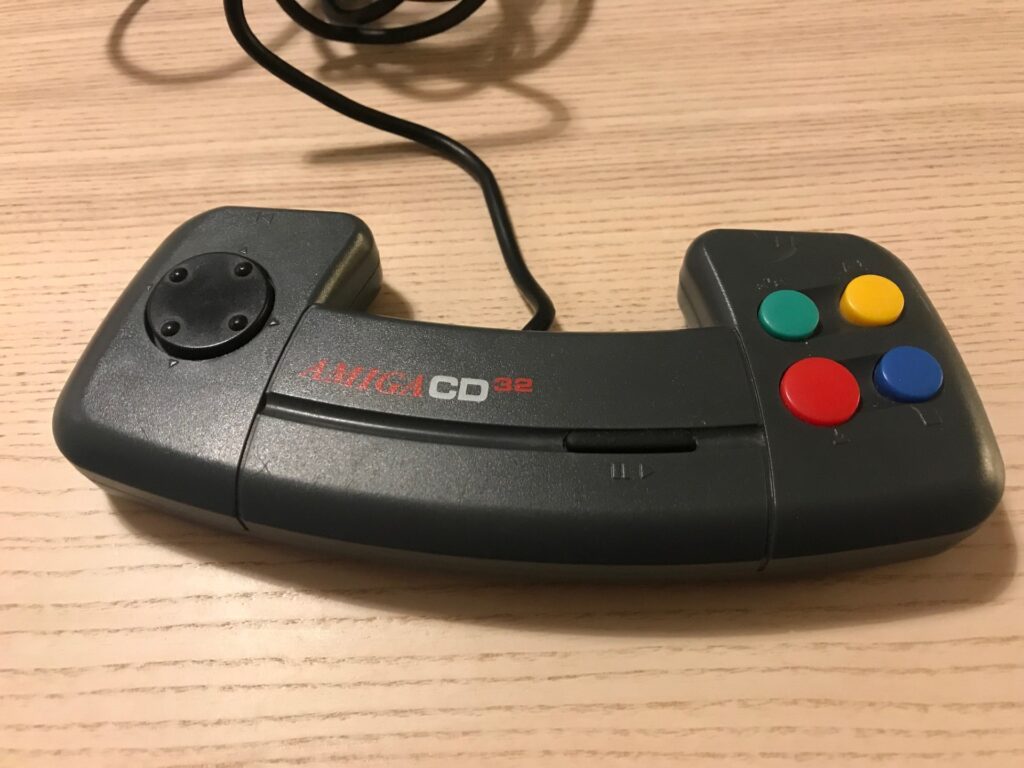 AMIGA CD32 controller1